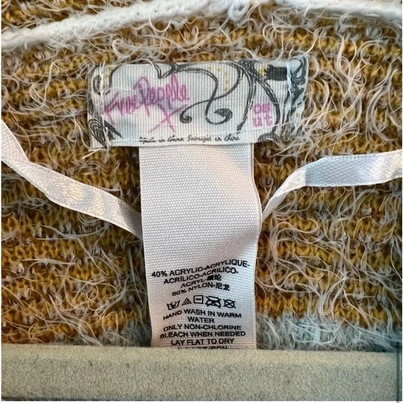 Free People White Kimono Diamondback Cozy Sweater Ivory One Size Poncho NWT - Picture 13 of 14